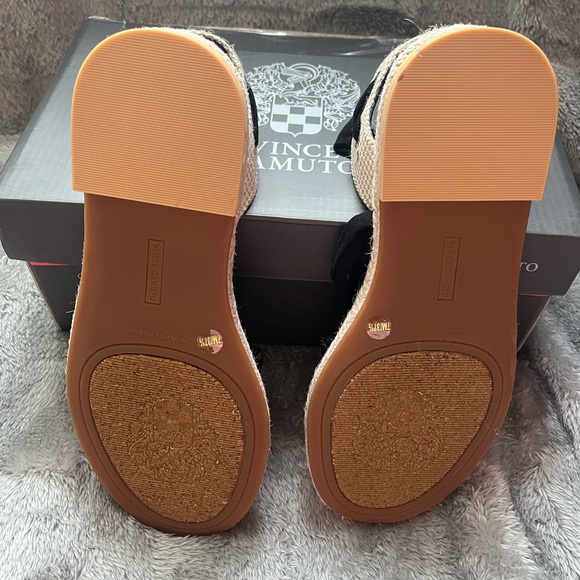 Laidback Kimano sandal from Vince Camuto. - Picture 5 of 11